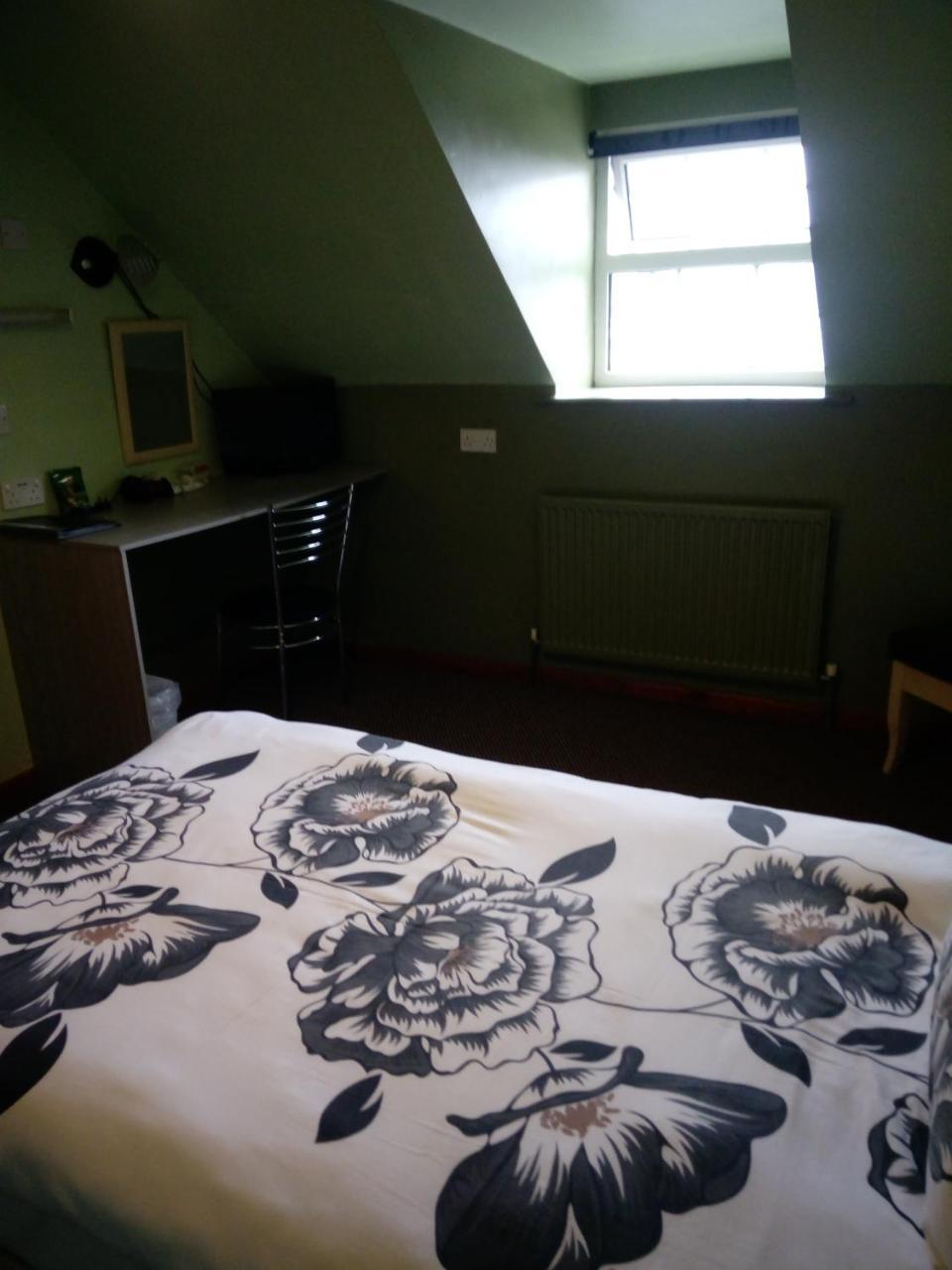 The River House Hostel *